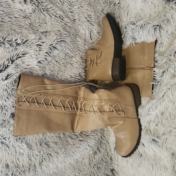 Tan 1 and 1/4" heel, zip up with laces boots - Picture 2 of 5